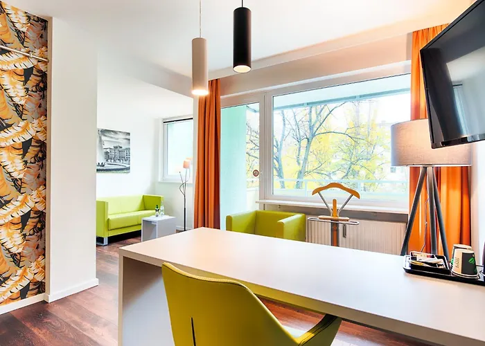 卡罗琳彩云之南酒店